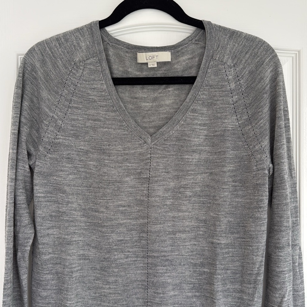 LOFT heather grey long sleeve v-neck sweater - Picture 2 of 5